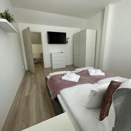 Laurich * Debrecen
